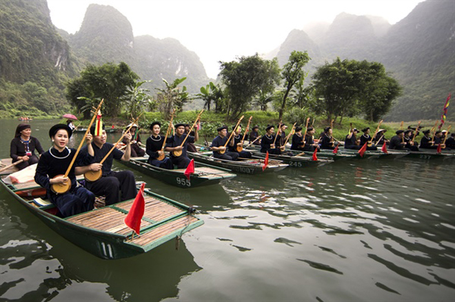 Hát then vùng cao ở Tràng An Ảnh: NGÂN LIÊN